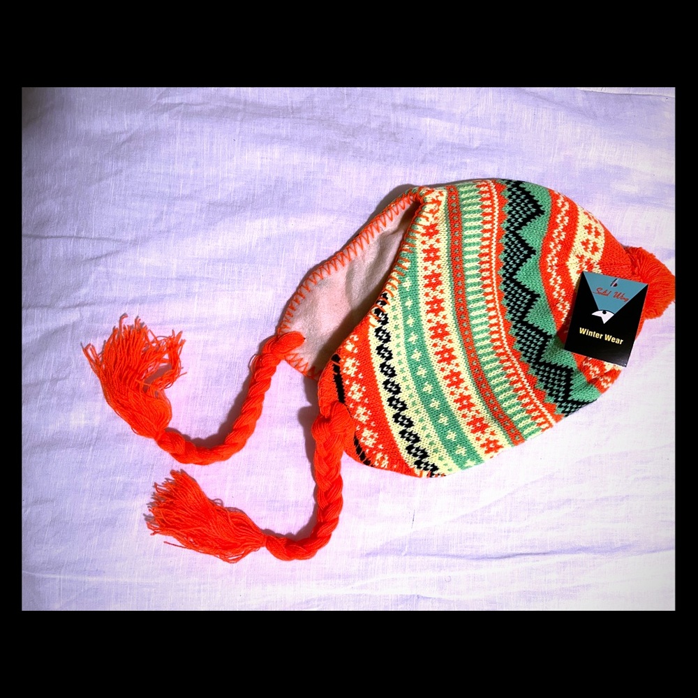 🕊☃️Solid Wing Winter Hat with tassels ☃️🕊